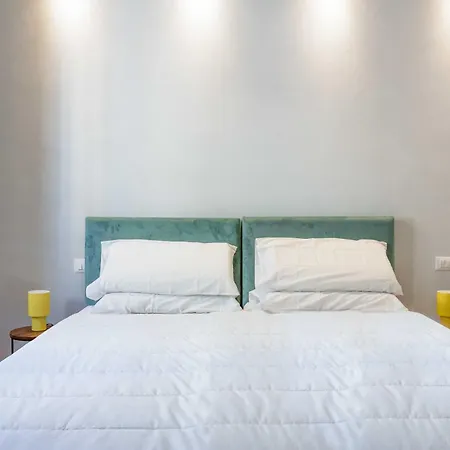 Contemporary Near Lungarno Cellini Florenz