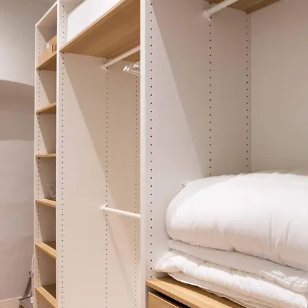 Contemporary Near Lungarno Cellini Apartment *